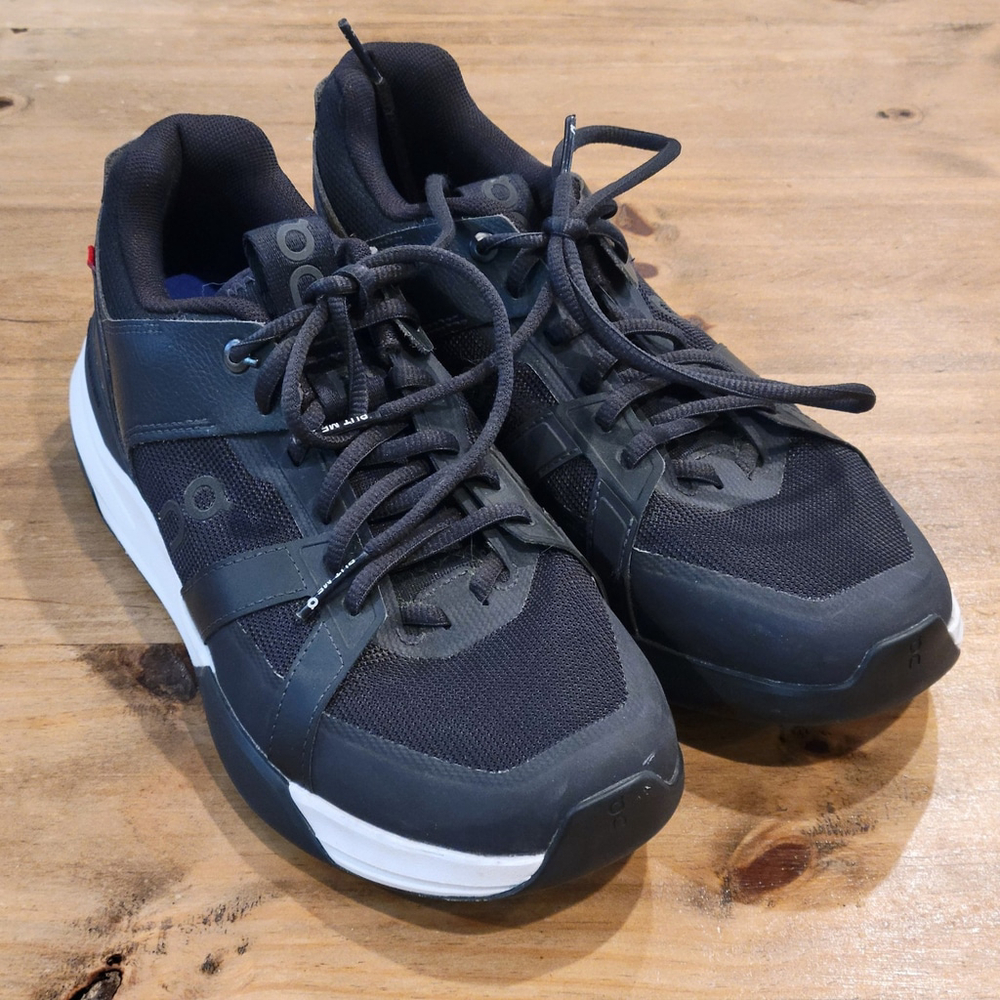 On Women's The ROGER Clubhouse Pro Tennis Shoes Black White Sneakers Size 9.5